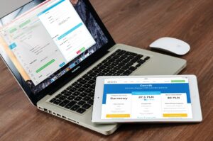 Segmentacja odbiorców w marketingu cyfrowym: Jak dostosować treści i kampanie do różnych grup